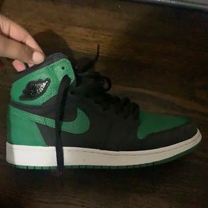 Air Jordan 1 high pine green